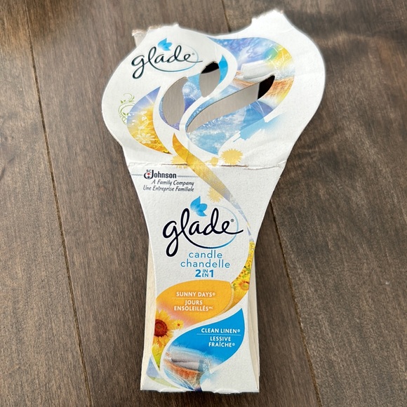 GLADE 2-in-1 Candle Air Freshener, Clean Linen/Sunny Days, 3.4 Ounce, Set of Two - Picture 6 of 8